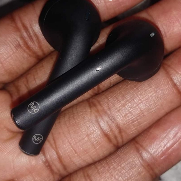 Earbuds - Picture 2 of 2